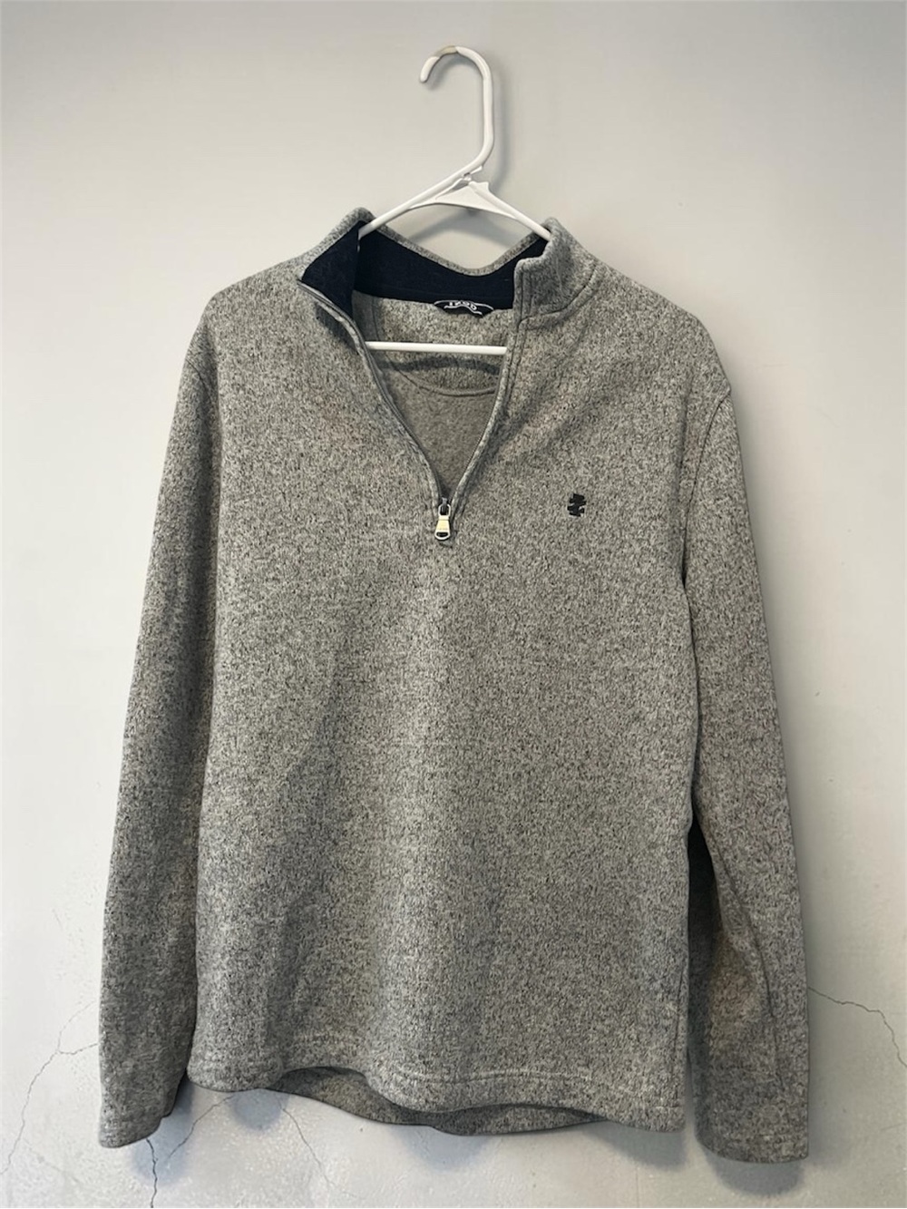 Izod Men's Heather Gray Izod Quarter-Zip Pullover